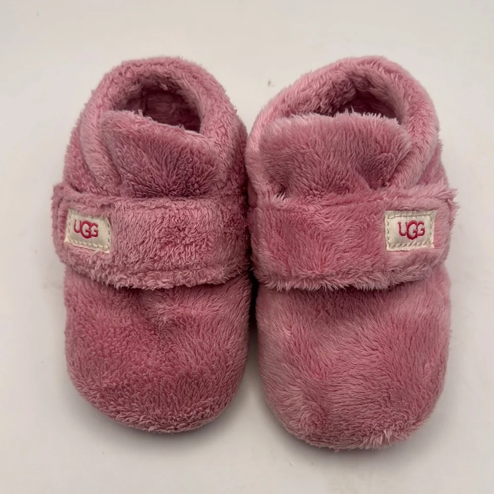 UGG cozy up